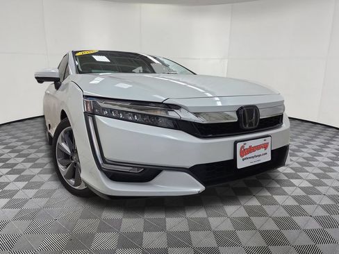 Used 2018 Honda Clarity Touring image 2