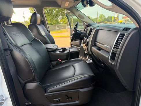 Used 2017 RAM 1500 Laramie RWD image 13
