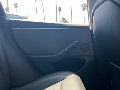 Used 2025 Tesla Model 3 RWD image 11