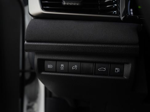 Used 2025 Toyota Camry LE image 21