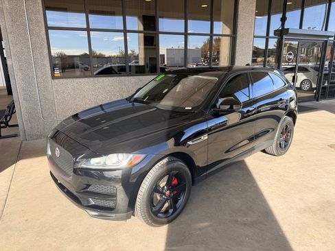 Used 2018 Jaguar F-PACE Premium image 29