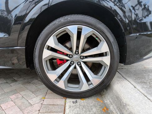 Used 2019 Audi Q8 Premium Plus AWD/4WD image 48