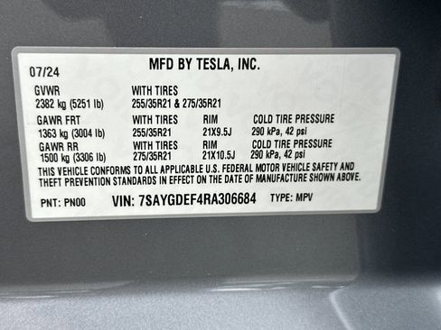 Used 2024 Tesla Model Y Performance AWD/4WD image 35