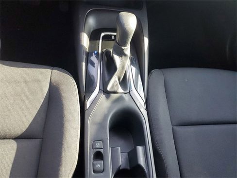 Used 2025 Toyota Corolla LE image 21