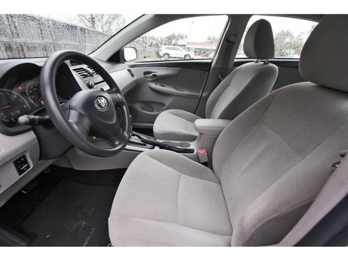 Used 2013 Toyota Corolla L image 14