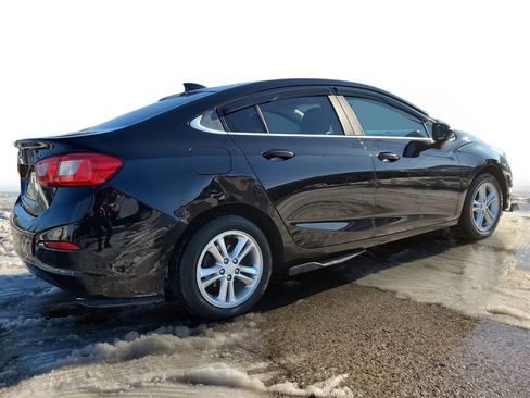 Used 2018 Chevrolet Cruze LT image 4