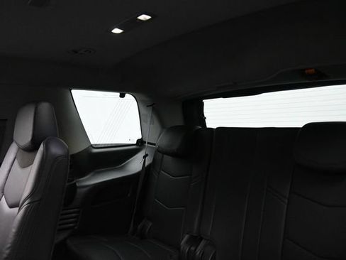 Used 2017 Cadillac Escalade Luxury AWD/4WD image 22