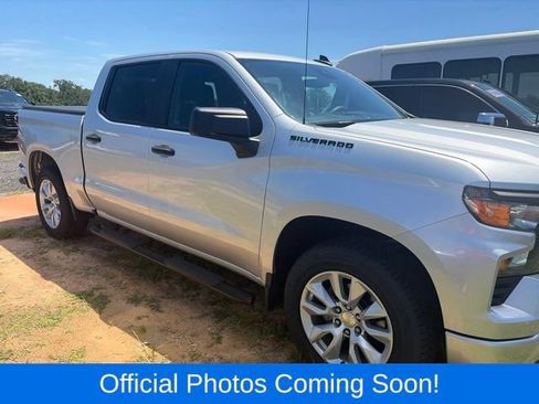 Used 2022 Chevrolet Silverado 1500 Custom w/ LPO, Dark Essentials Package RWD image 4