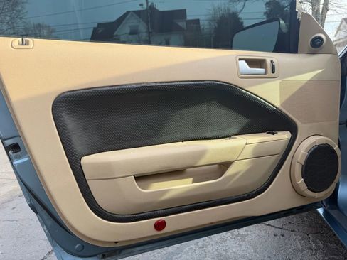 Used 2006 Ford Mustang GT Premium image 10