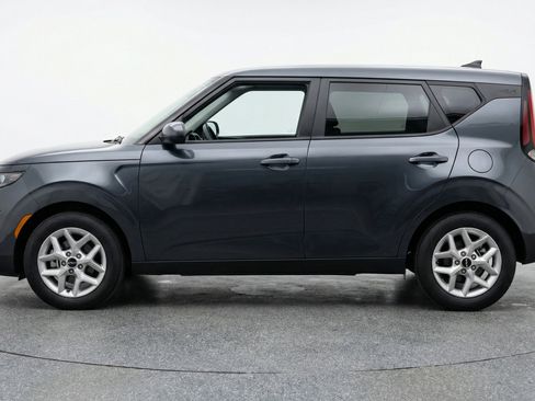 Used 2025 Kia Soul LX w/ LX Technology Package image 5