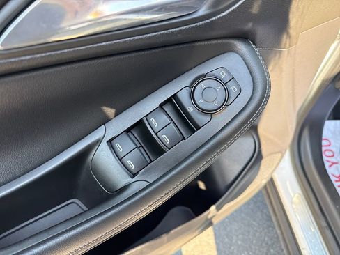Used 2022 Buick Encore GX Select AWD/4WD image 24