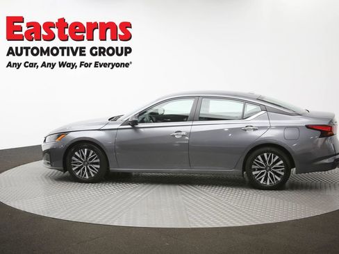 Used 2024 Nissan Altima 2.5 SV FWD image 60