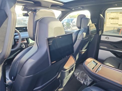 New 2025 Lincoln Navigator Black Label image 19