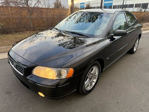 Used 2005 Volvo S60 2.5T image 2