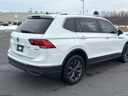 Used 2022 Volkswagen Tiguan SE image 6