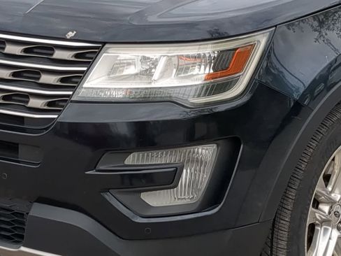 Used 2016 Ford Explorer XLT w/ Equipment Group 202A AWD/4WD image 11