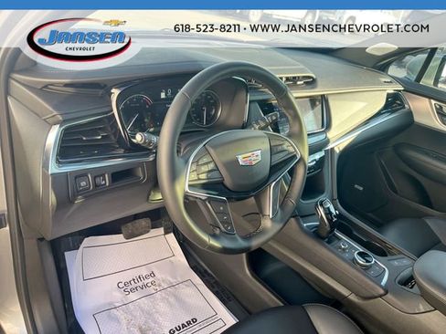 Used 2025 Cadillac XT5 Premium Luxury image 10