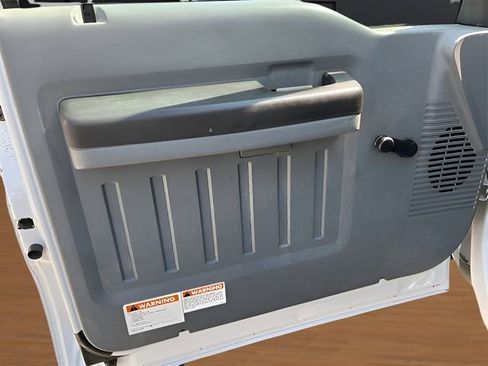 Used 2015 Ford F550 4x4 SuperCab Super Duty image 2