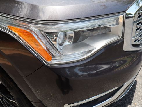 Used 2019 GMC Acadia Denali AWD/4WD image 11