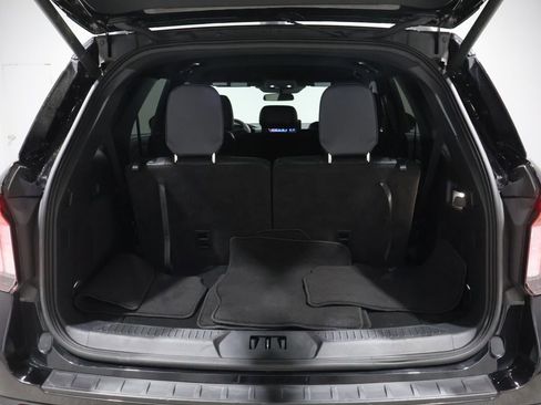 Used 2025 Ford Explorer ST-Line w/ ST-Line Street Pack image 20