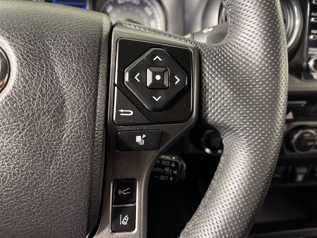 Used 2020 Toyota Tacoma TRD Sport w/ TRD Premium Sport Package AWD/4WD image 27