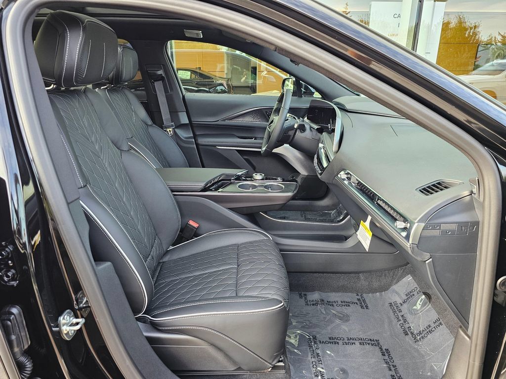 New 2027 Cadillac Lyriq V Premium AWD/4WD image 11