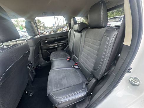 Used 2019 Mitsubishi Outlander SE FWD image 26