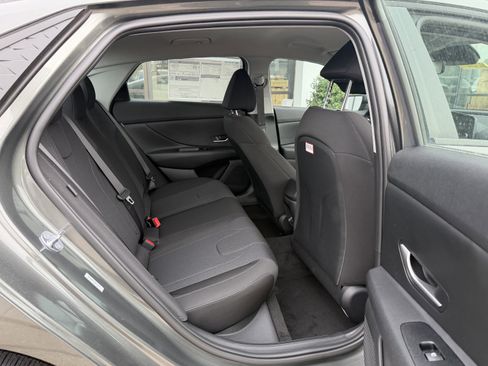 New 2026 Hyundai Elantra SE FWD image 19