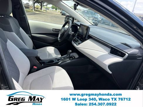 Used 2022 Toyota Corolla LE FWD image 28