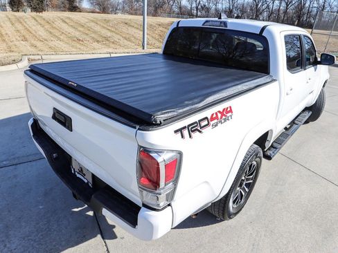 Used 2020 Toyota Tacoma TRD Sport image 14