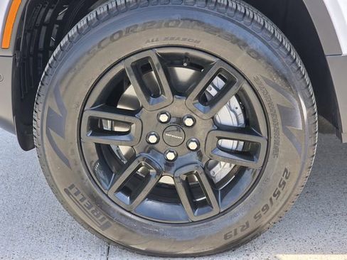 Used 2026 Land Rover Defender 110 S image 8