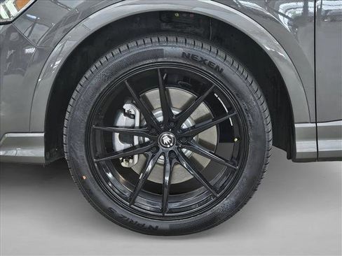Used 2025 Audi Q3 2.0T Premium Plus w/ Premium Plus Package AWD/4WD image 8