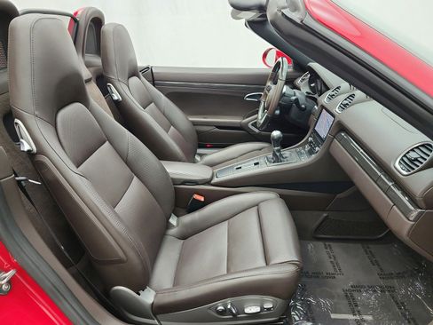 Used 2021 Porsche 718 Boxster S RWD image 18