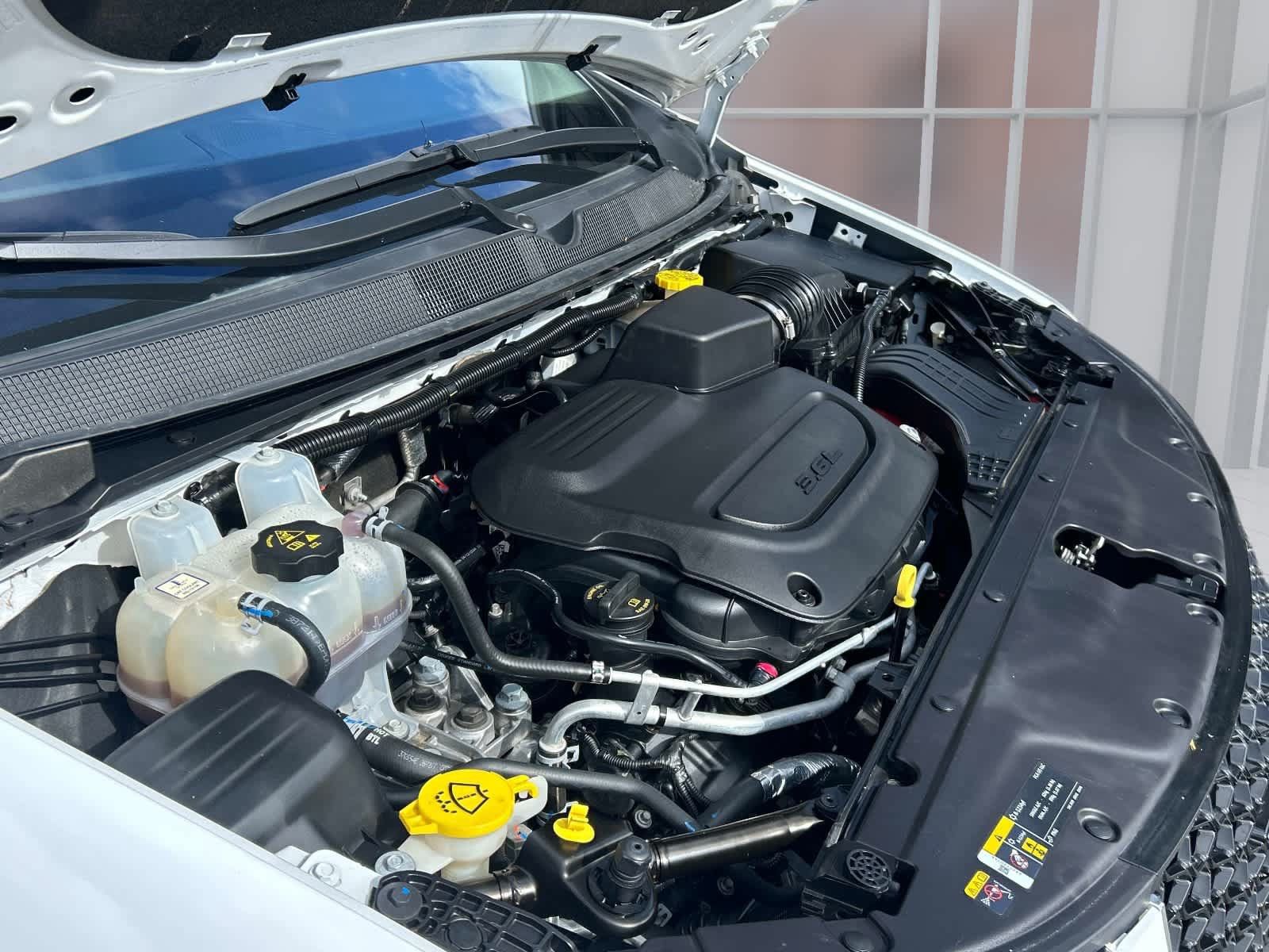 Used 2024 Chrysler Pacifica Touring-L FWD image 15