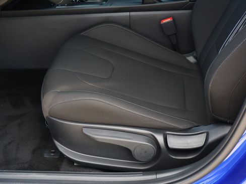 Certified 2025 Hyundai Elantra Sport image 13