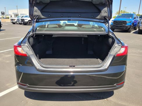 Used 2025 Toyota Camry LE image 27