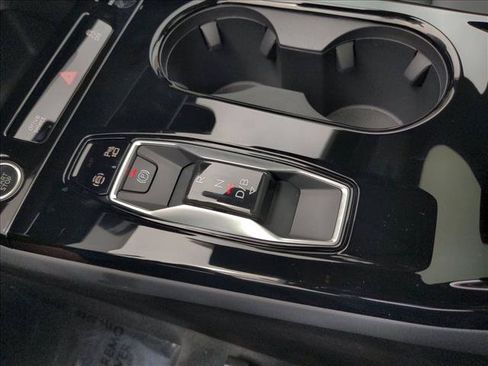 Used 2025 Audi A6 e-tron Premium Plus w/ Premium Plus RWD image 11