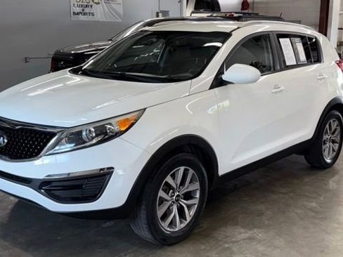 Used 2016 Kia Sportage LX w/ LX Popular Package FWD image 2