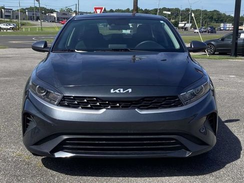 Used 2023 Kia Forte LXS FWD image 8