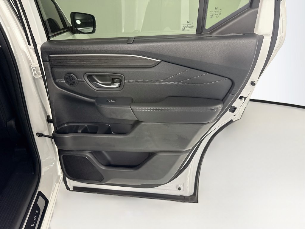 New 2026 Honda Pilot Touring image 28