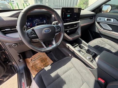 Used 2025 Ford Explorer ST AWD/4WD image 7