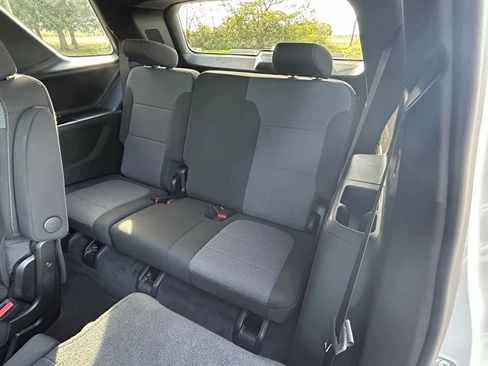Used 2022 Chevrolet Traverse LT image 20