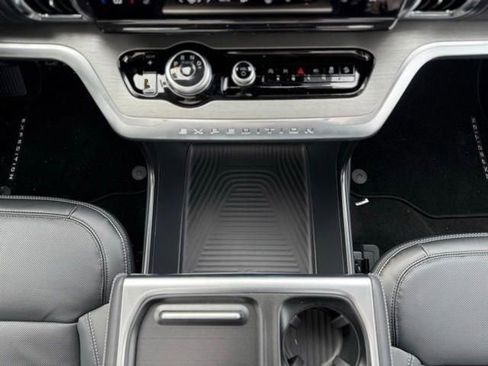New 2026 Ford Expedition Platinum image 29
