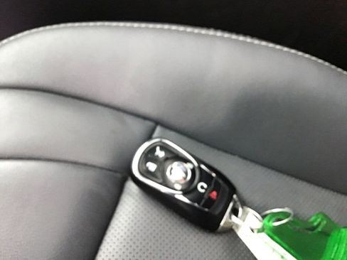 Used 2021 Buick Enclave Premium w/ Sun and Sites Package image 32