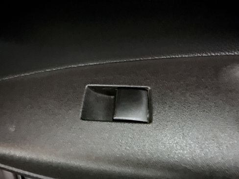 Used 2022 Toyota Corolla LE image 30