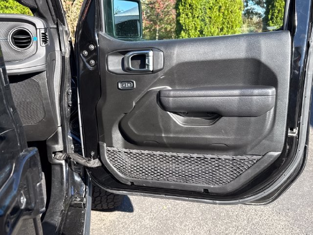 Used 2024 Jeep Wrangler Unlimited Rubicon 4xe AWD/4WD image 22