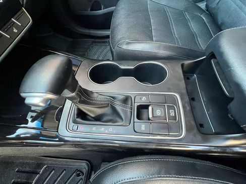 Used 2019 Kia Sorento EX FWD image 30