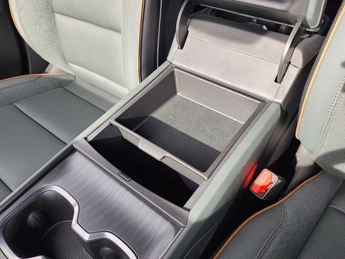 New 2026 GMC Acadia AT4 w/ Luxury Package image 35