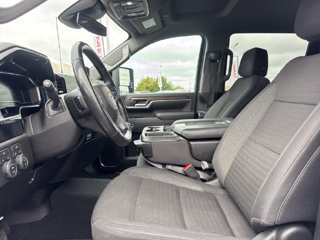 Used 2025 Chevrolet Silverado 2500 LT w/ Convenience Package AWD/4WD image 12