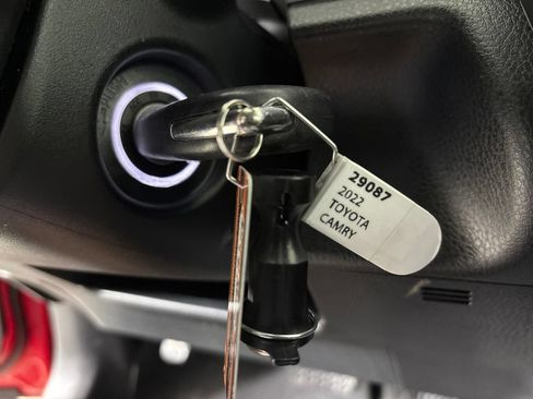 Used 2022 Toyota Camry SE FWD image 17